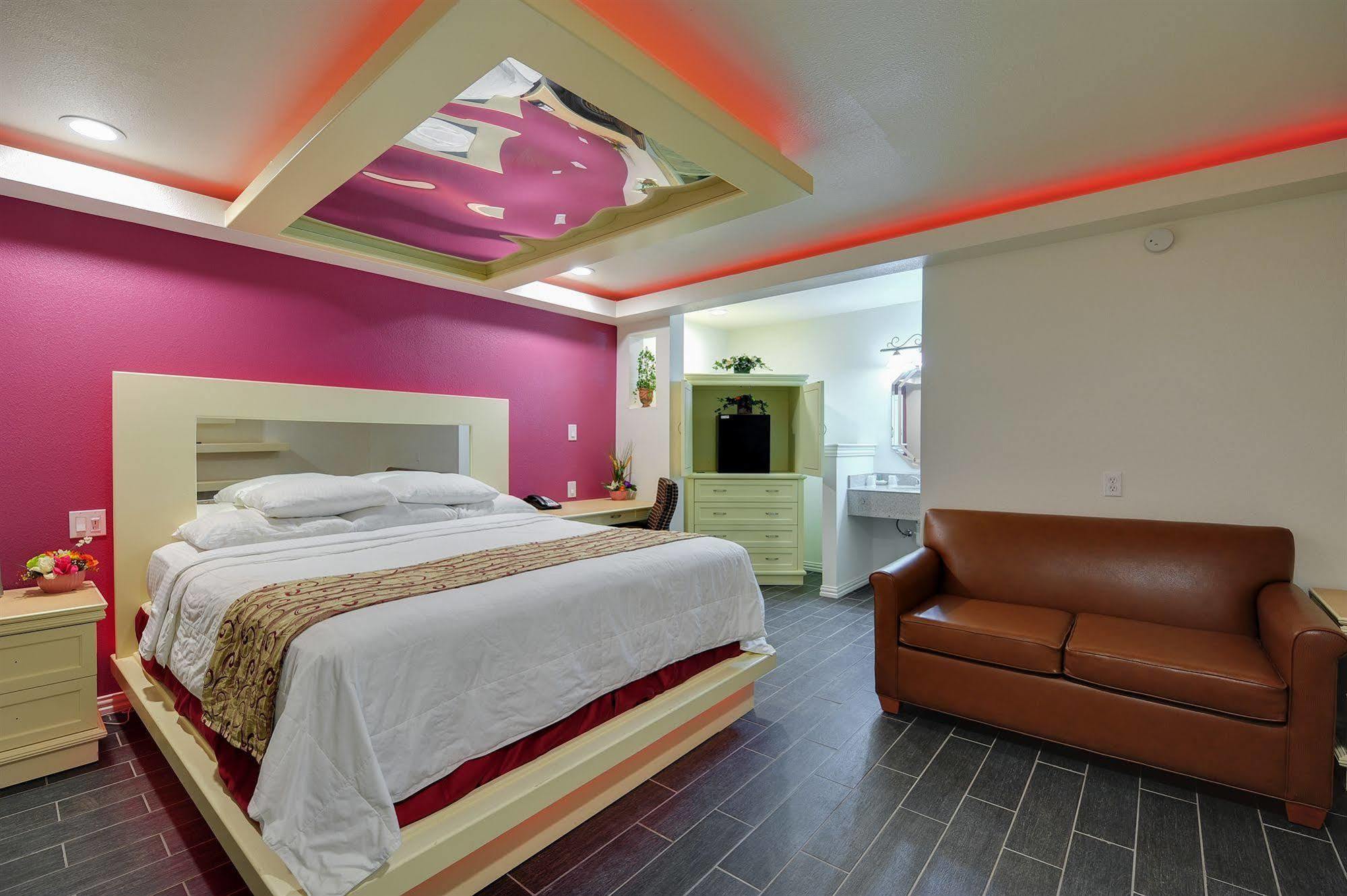 Romantic Inn & Suites دالاس المظهر الخارجي الصورة