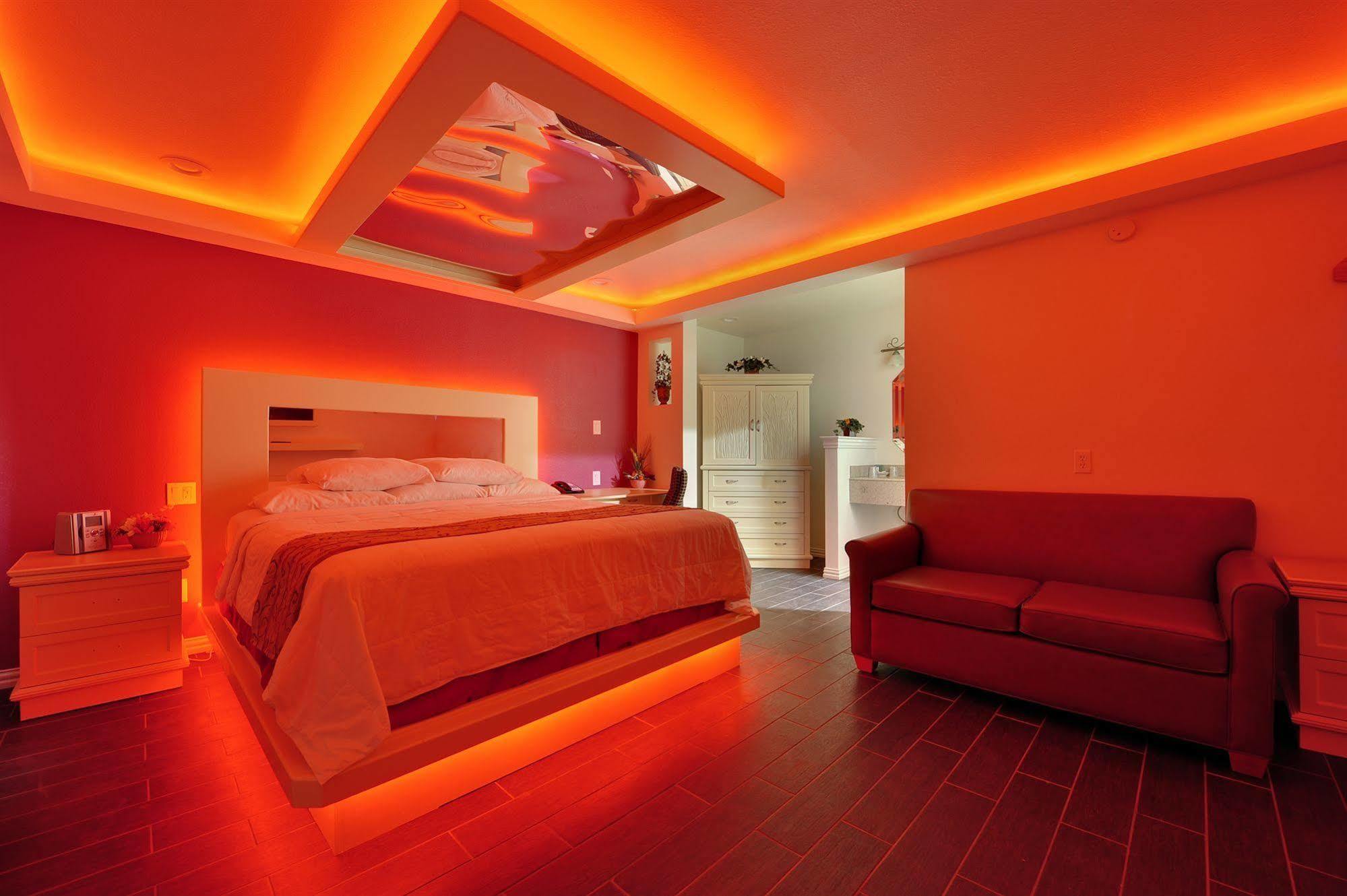 Romantic Inn & Suites دالاس المظهر الخارجي الصورة