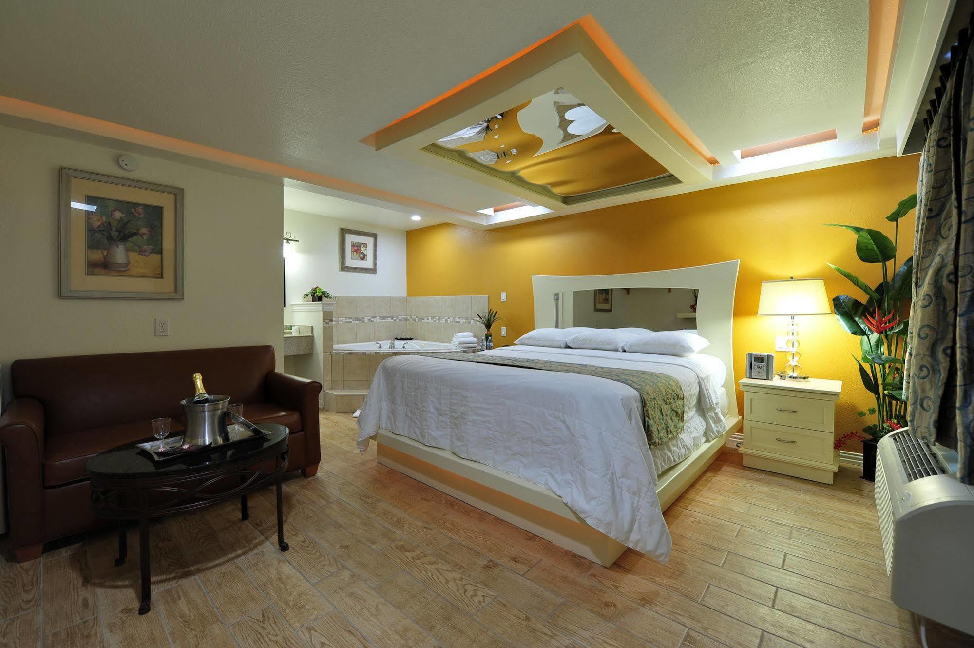 Romantic Inn & Suites دالاس المظهر الخارجي الصورة
