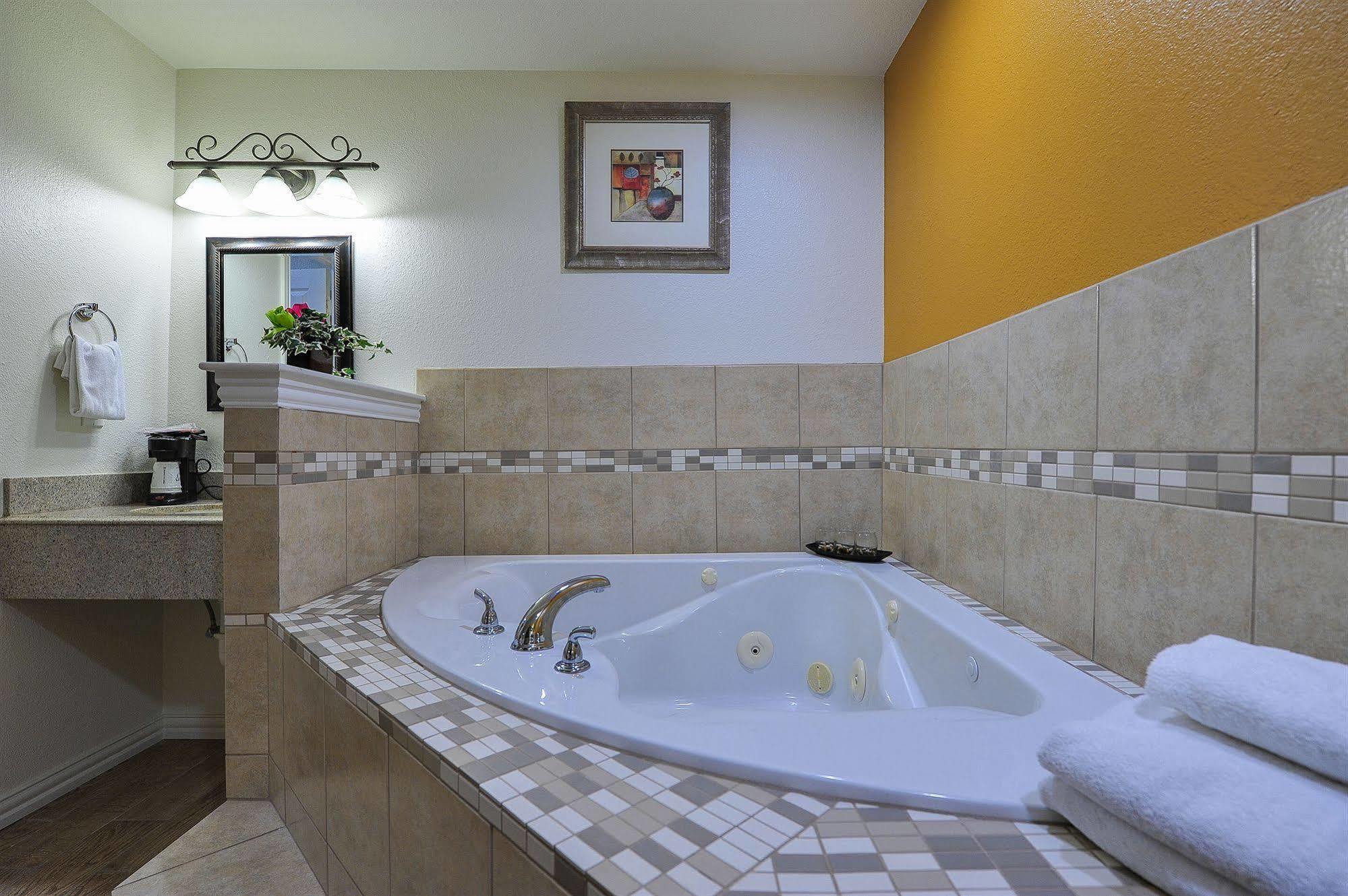 Romantic Inn & Suites دالاس المظهر الخارجي الصورة