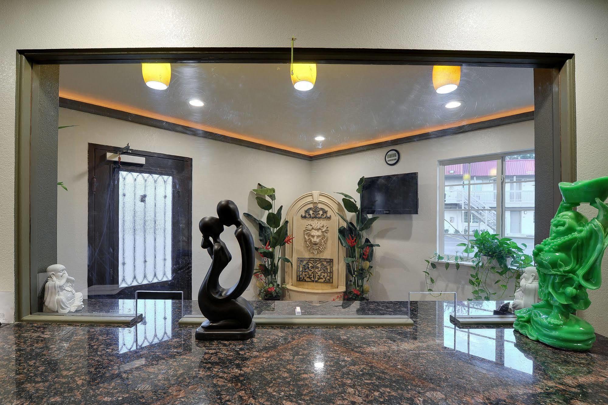 Romantic Inn & Suites دالاس المظهر الخارجي الصورة